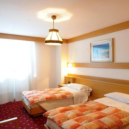 Hotel Alla Posta Alleghe Esterno foto