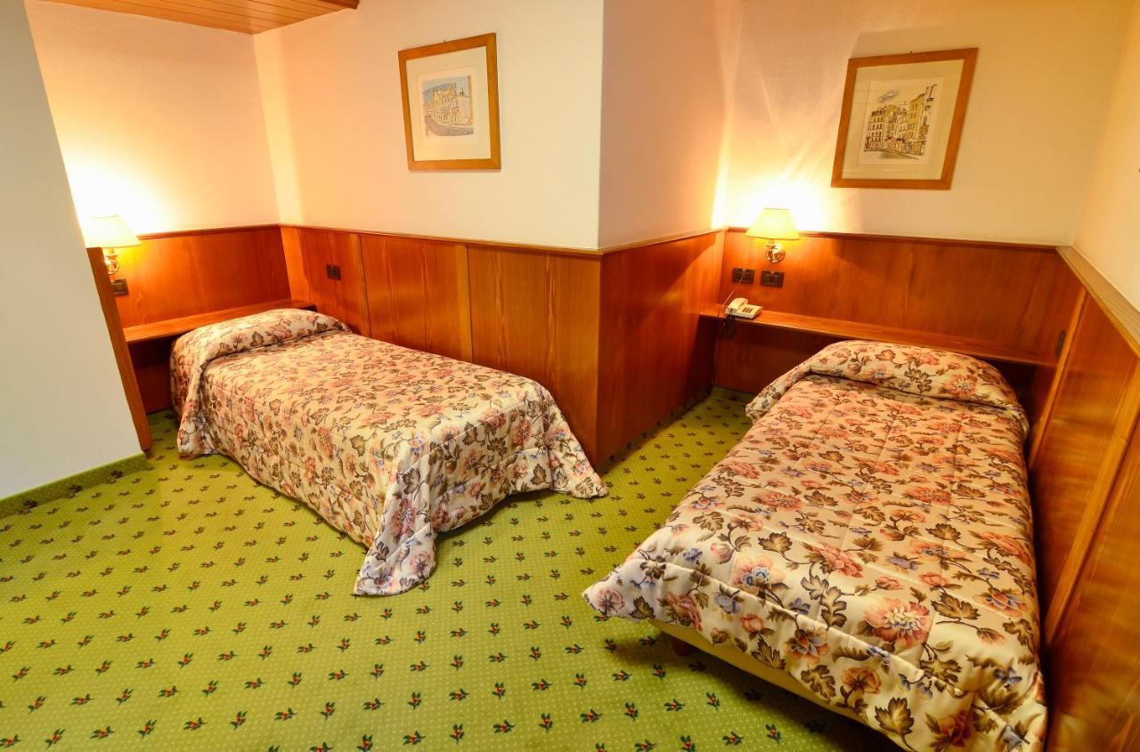 Hotel Alla Posta Alleghe Esterno foto