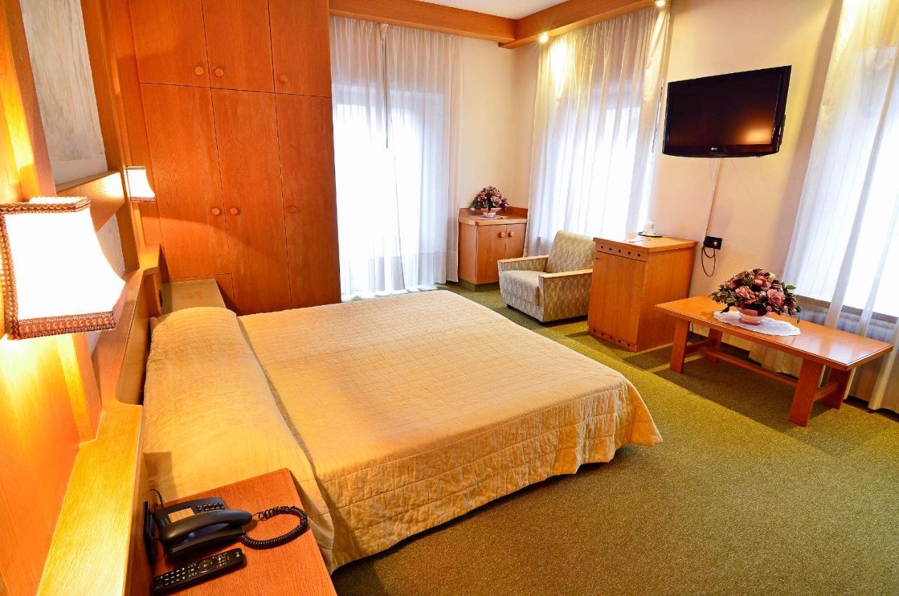 Hotel Alla Posta Alleghe Esterno foto