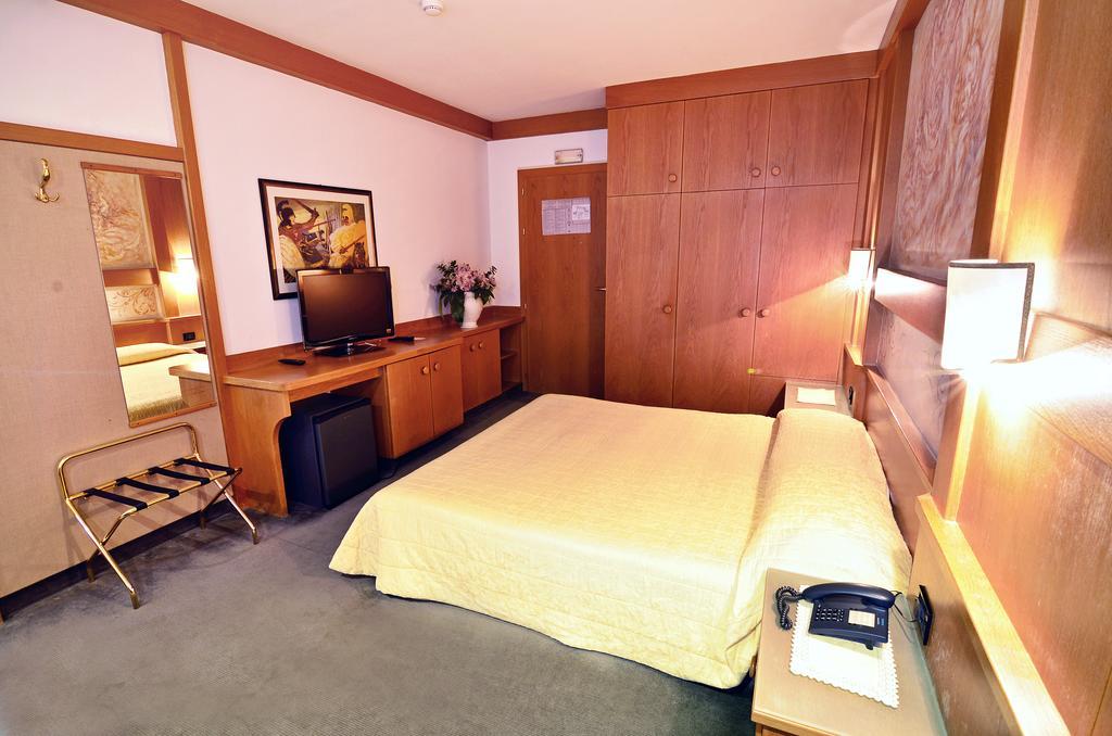 Hotel Alla Posta Alleghe Esterno foto