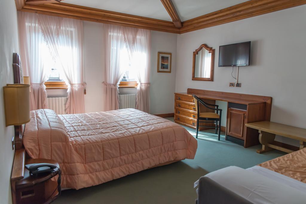 Hotel Alla Posta Alleghe Esterno foto